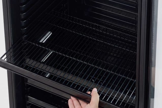 Verstelbare planken in de Smart Fridge